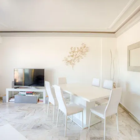 Velasquez Private *